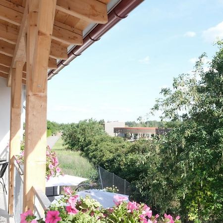 Apartmanovy Dum Na Kolonade Lednice Ngoại thất bức ảnh