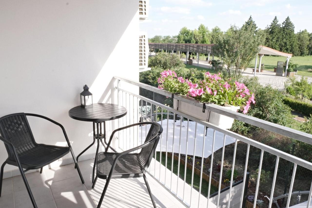 Apartmanovy Dum Na Kolonade Lednice Ngoại thất bức ảnh