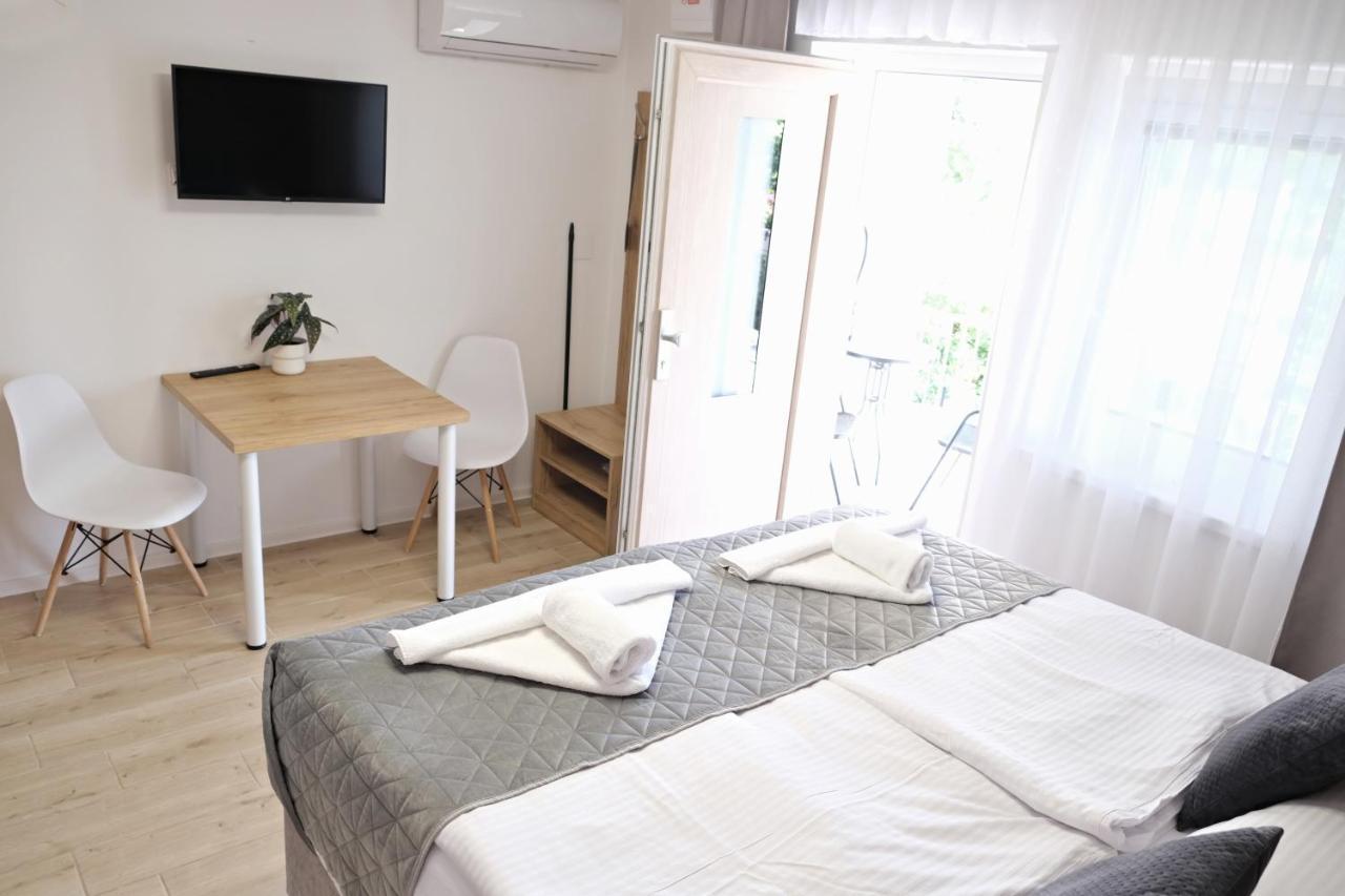 Apartmanovy Dum Na Kolonade Lednice Ngoại thất bức ảnh